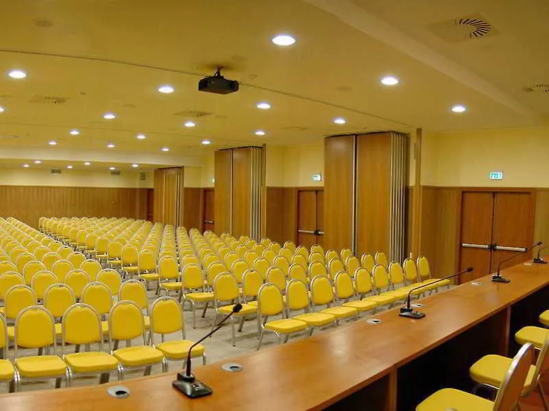 Holiday Inn Cagliari By Ihg 4*,  Italien